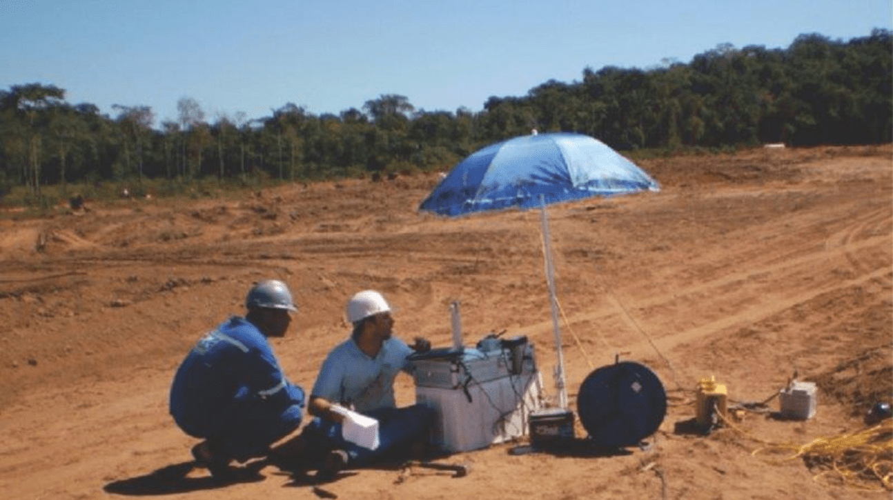 Esta família sofria com problemas de água, até que nosso estudo geofísico trouxe a solução.